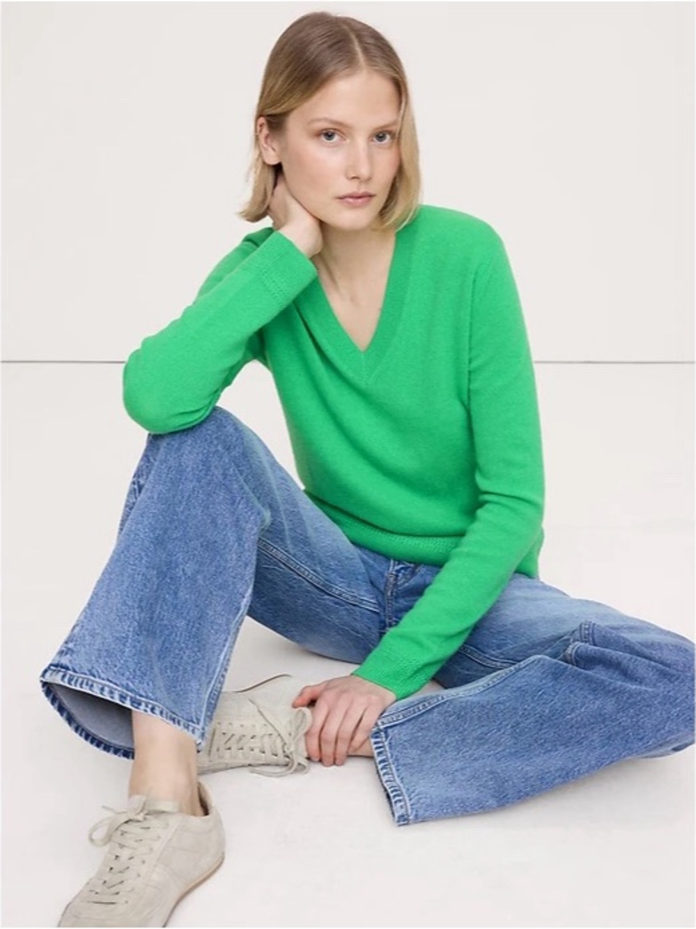 525 America Women’s V-neck 3/4 Pullover Sweater Sz Medium Green Lightweight Y2K